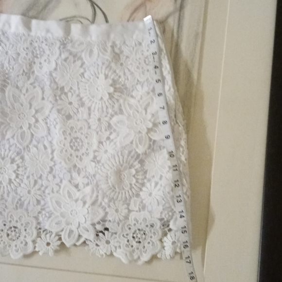 TOPSHOP White Lace Overlay MiniSkirt - Picture 9 of 10